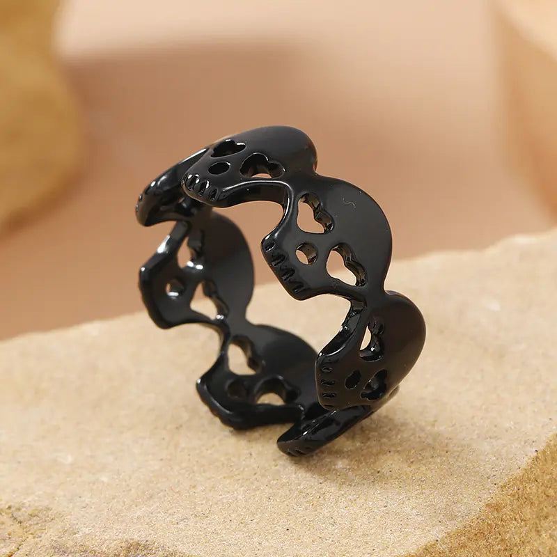Minimalist Dark Skull Finger Ring
